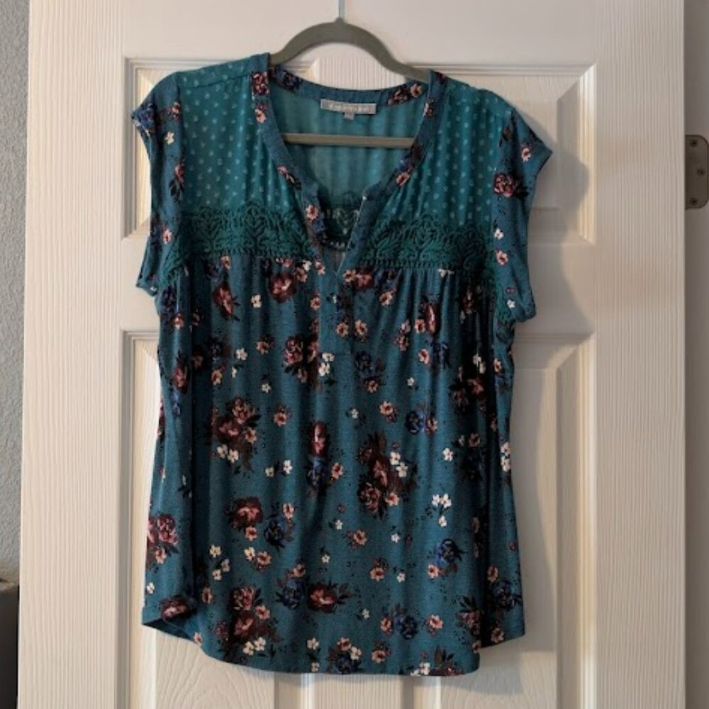 Daniel Rainn women's Floral Crochet Top L